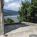 Lakeview Balcony In Lejlighed