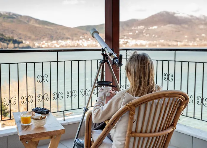 Lakeview Balcony In Apartment