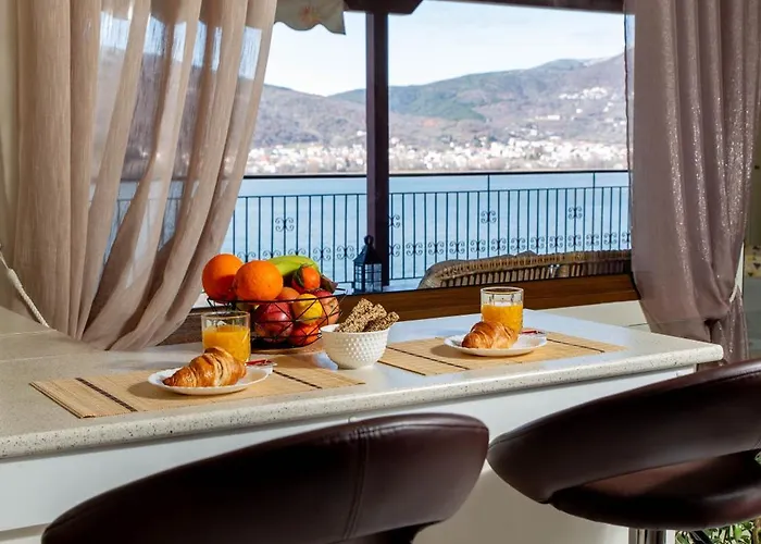 Lakeview Balcony In Apartment Kastoria